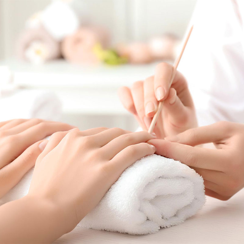 OSCAR-NAILS-SPA-68516-mani